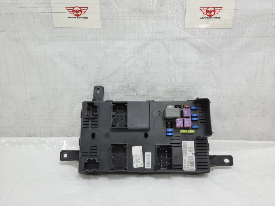 Caja relé de fusibles Kia Borrego 2009-2011 conexiones 919582J020 Foto 1 de 4