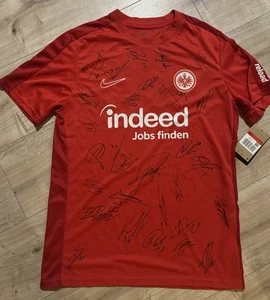Eintracht Frankfurt Teamwear Shirt Signiert 23/24 - Bild 1 von 3