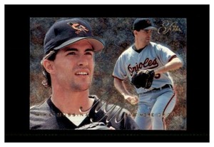 MIKE MUSSINA BALTIMORE ORIOLES FLEER FLAIR 1995 #6