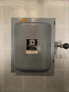 Interruptor de transferencia manual Square D 82343 3 polos doble tiro 100 amperios 600 VCA - Imagen 1 de 7