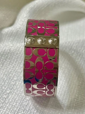 Brazalete Brazalete Coach Designer Clásico 1” Firma Rosa Esmalte Sin Bisagras Foto 1 de 3