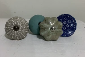 4 Decor Furniture Knobs - Picture 1 of 6