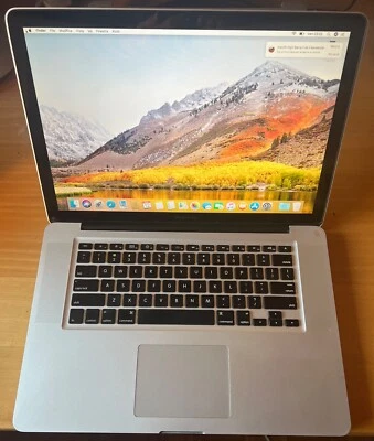 Apple MacBook Pro 15" Mid 2010 8GB, HD320 GB, batteria e alimentatore nuovi - Immagine 1 di 4