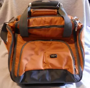 Eagle Creak Soft Rolling Carry-on Duffle w/Shoulder Strap and Carry Strap - Picture 1 of 6