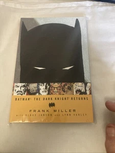 Batman: The Dark Knight Returns von Frank Miller Graphic Novel DC Comics - Bild 1 von 8