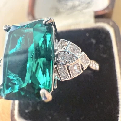 Green Crystal Statement Ring Silver Tone Art Deco Style Jewellery Cocktail rings - Image 1 of 4