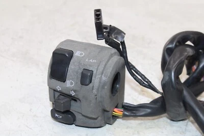 07-12 KAWASAKI NINJA ZX6R OEM CLIP IZQUIERDO EN MANGO BOCINA SEÑALES INTERRUPTOR INTERRUPTORES Foto 1 de 4