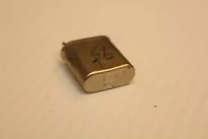CRYSTAL - QUARTZ - 3900 kHz - 3.90 MHz ham radio - CR-18/U case - GRC-9 - Photo 1/2