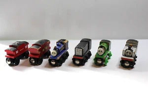 Holzeisenbahnen, Motoren und Begleitwagen Konvolut, Thomas der Zug - Bild 1 von 12