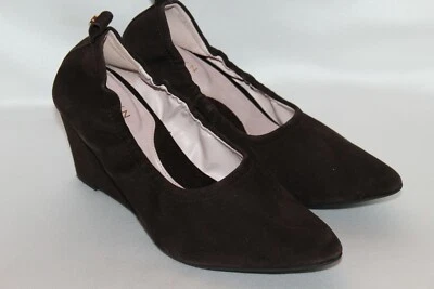 Zapatos de salón de cuña TARYN by TARYN ROSE chocolate marrón oscuro gamuza YVETTE talla 7,5 $239 Foto 1 de 4