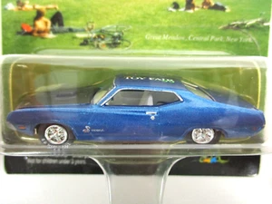 JOHNNY LIGHTNING - NEW YORK TOY FAIR '99 - 1970 FORD TORINO COBRA (BLUE) - 1/64 - Picture 1 of 17