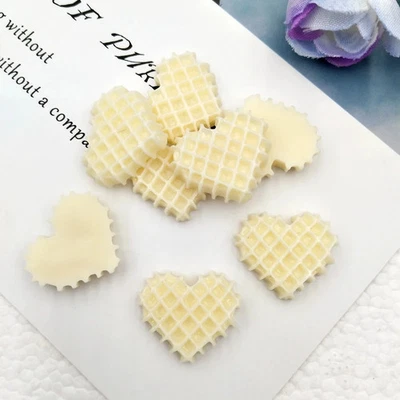 Lote de 10 piezas de comida cabujón lindo resina en forma de corazón galleta espalda plana Foto 1 de 4