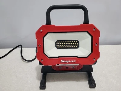 Snap-on 2000 Lumens LED Work Light Model 692404 ~ FOR CONDITION SEE PHOTOS - Image 1 of 4