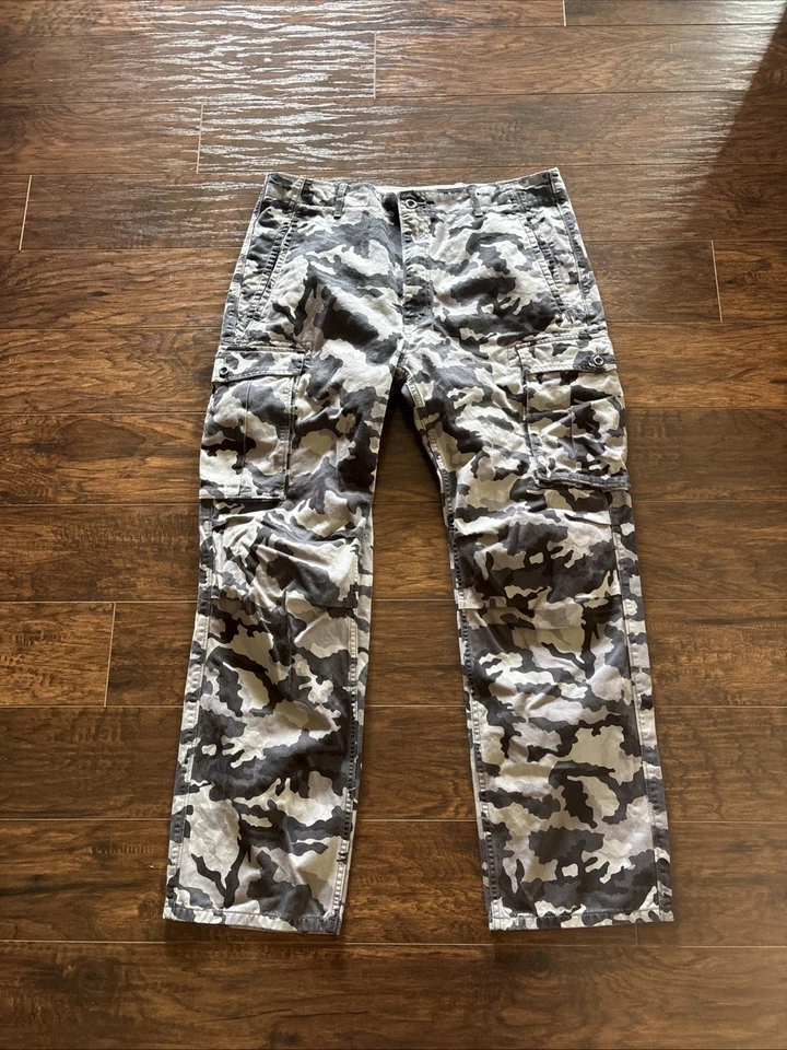 Pantalones de Colección Levi's Cargo Camuflados Talla 34x32 Gris Patinador Militar Y2K Foto 1 de 4