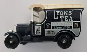 Matchbox Days Gone 1926 Bull Nose Morris Van Advertising LYON'S TEA 50000 - Picture 1 of 11