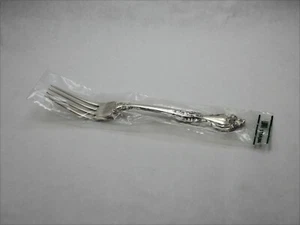 Lunt Delacourt Sterling Silver Place Fork - 7 1/2" - New in Package - Picture 1 of 3