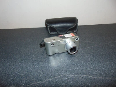HP Photosmart M517 Compact Digital Camera 5.2MP Silver Tested & Working - Image 1 of 4