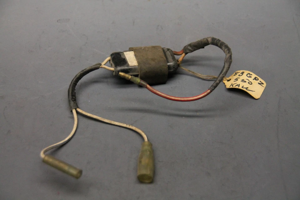 Kawasaki GPZ550 1983 caja de fusibles 26004-1014 Foto 1 de 4