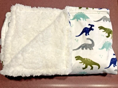 Современное детское сине-зеленое серое детское одеяло-динозавр с белой спинкой шерпа очень мягкое - Изображение 1 из 4