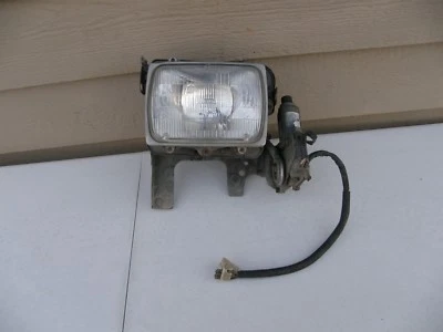Carcasa de faros Nissan Pulsar NX 1983-84 con montaje de motor lado derecho 48 gratis Foto 1 de 4