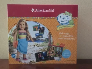 American Girl Lea Clark Kit LEGGI E CREA con libro 32 pg e accessori 22 pz - Foto 1 di 8