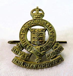 Royal Corps Canadian Ordinance Hat Badge - Picture 1 of 2