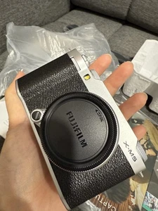 Brand New Fujifilm x-m5 camera silver Body only - Picture 1 of 13