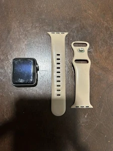 Apple Watch Series 3 38 mm Gray Aluminum Case with Black Aluminium Band... - Photo 1 sur 3