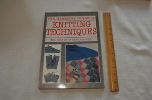 The Harmony Guide to Knitting Techniques The How-To of Hand Knitting - Picture 1 of 10