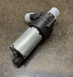 Bomba de agua motor auxiliar eléctrico Bosch 0392020024 OE para Volkswagen - Imagen 1 de 3