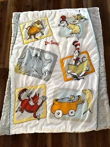 Dr. Seuss Baby Blanket Nursery Decoration Quilted Comforter 33x43 Inches - Picture 1 of 10