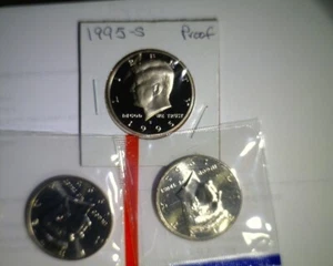 1995 pds Kennedy half dollars unc in mint cello and Proof - Picture 1 of 2
