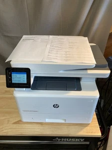 Impresora láser todo en uno HP LaserJet Pro MFP M428fdw con tóner 70 % negro - Imagen 1 de 10