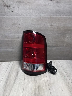 PARA 2007 2008 2009 2010 2011 2012 2013 GMC SIERRA LUZ TRASERA HALÓGENA DERECHA Foto 1 de 4