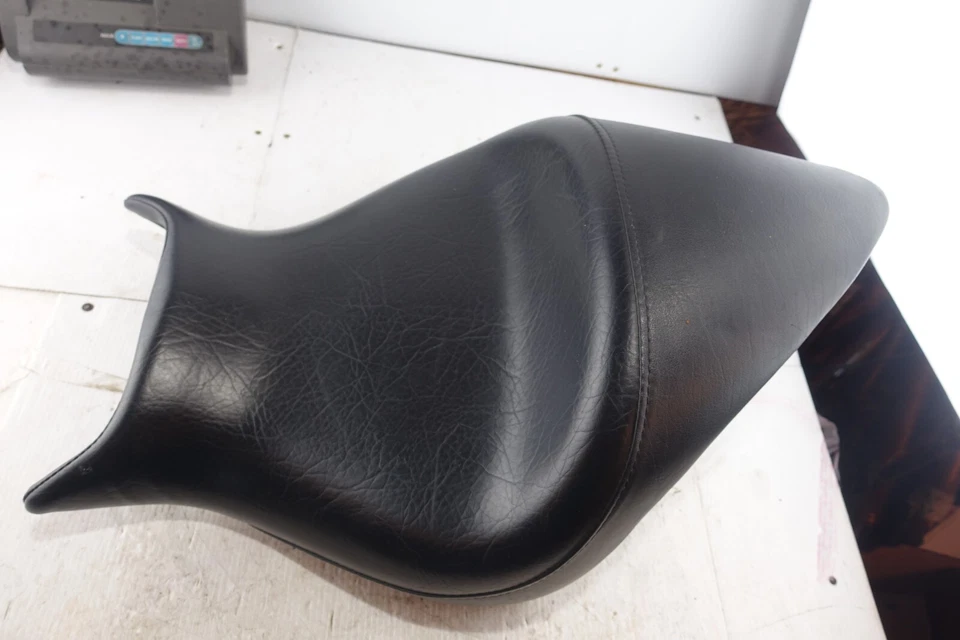 Conjunto de assento principal Honda genuíno preto XTV1800R VTX1800T 2002-2009 77200-MCV-R10 - Imagem 1 de 4