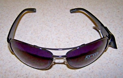 GAFAS DE SOL PARA HOMBRE AXCESS DE CLAIBORNE - MARCO DE PELTRE/ENVOLTURA DE LENTES GRISES ¡NUEVAS CON ETIQUETAS!! Foto 1 de 4