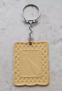 Vintage Cake PETITJEAN Keyring key chain France plastic antique 1970s vtg - Picture 1 of 3