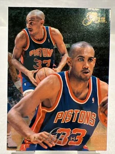 Grant Hill 1995-96 Flair #37 Detroit Pistons NBA Vintage Basketball Card M-NM RA - Picture 1 of 11