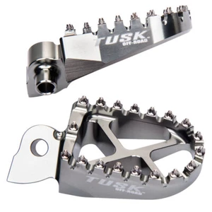 Tusk Billet Aluminum Race Foot Pegs Fits HONDA CR125R CR250R CRF 250 450 R X RL - Picture 1 of 2
