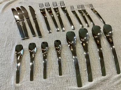 WMF CROMARGAN GLOSSEY VELA STAINLESS STEEL  4 Place Settings - Image 1 of 4