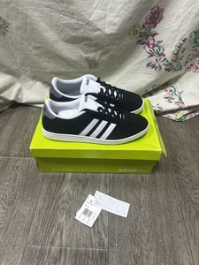 Scarpe da ginnastica Adidas Court Neo da uomo 10 UK nere e bianche in camoscio - Foto 1 di 11