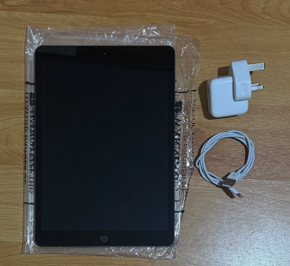 Apple iPad 8th Gen. 32GB, Wi-Fi, 10.2 in - Space Grey - Good Condition - Image 1 of 1