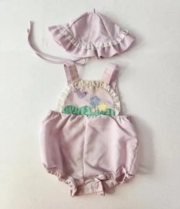 De colección Bebé Niña Burbuja Mameluco Pájaro Flor Apliques 12 Mo Gorro Sombrero Rayas Púrpura - Imagen 1 de 17