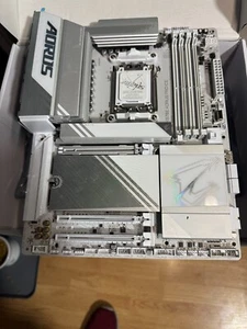 Gigabyte X870E AORUS PRO ICE AMD AM5 LGA 1718 Motherboard, ATX "READ" - Bild 1 von 9