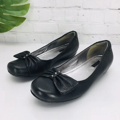Zapatos sin cordones Ecco Ballet planos para mujer 40/9 de cuero negro con moño cuña baja tachonados Foto 1 de 4