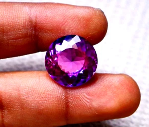 Color changing (sapphire) Oval 21CTs color changing effect & Beautiful finishing - Picture 1 of 11