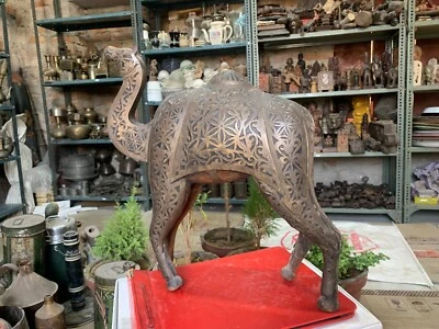 Antique Rare Handcrafted Brass Etched Design Camel Statue Decorative Figurine — 第 1/4 张图片