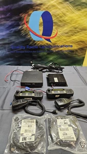 Motorola CDM1250 42-50 MHz Banda Baja 60 W Doble Cabezal Remoto Radio de Dos Vías con Micrófonos - Imagen 1 de 10