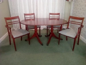 Oval extending dining table and four chairs - Picture 1 of 6