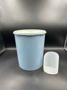 "Bote y cuchara con tapa Tupperware Servalier azul vintage de 8,5""" - Imagen 1 de 7